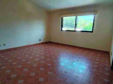 HERMOSA CASA EN ZONA DORADA CON VIGILANCIA (VISTA HERMOSA).