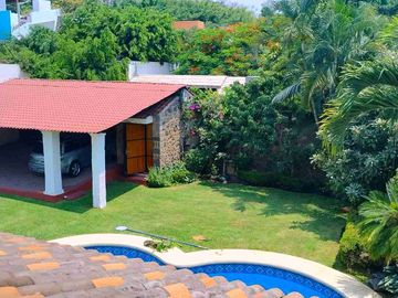 HERMOSA CASA EN ZONA DORADA CON VIGILANCIA (VISTA HERMOSA).