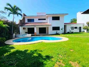 HERMOSA CASA EN ZONA DORADA CON VIGILANCIA (VISTA HERMOSA).