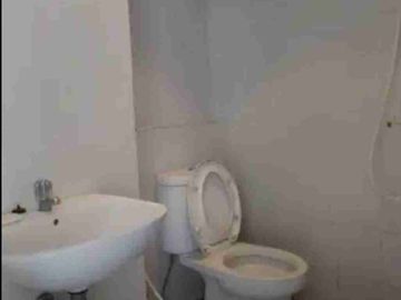 DISEWAKAN UNIT APARTMENT GUNAWANGSA MERR 2BR TERLUAS TINGGAL BAWA KOPER
