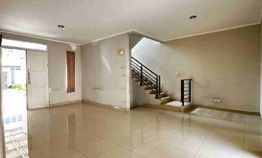 Disewakan rumah 2 lantai dekat mall summarecon bekasi