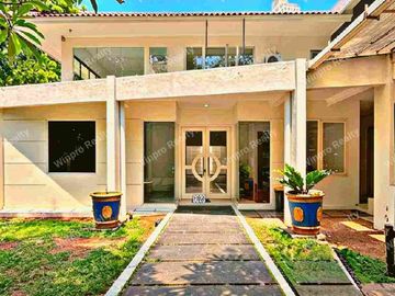 Dijual rumah di Kebayoran Baru