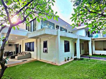 Dijual rumah di Kebayoran Baru