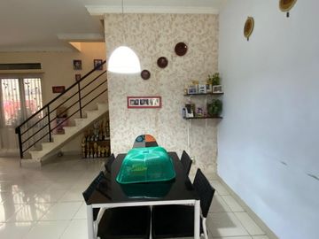 Rumah 2 Lantai Modern Minimalis Siap Huni di Kawasan Cirendeu