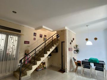 Rumah 2 Lantai Modern Minimalis Siap Huni di Kawasan Cirendeu