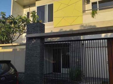 dijual rumah di baturan
