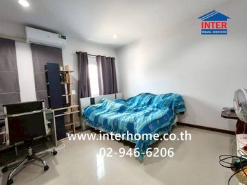 Two-story townhome, 22 sq.wa., Suetrong Cozy Village Phase 3, Kanchanaphisek Road (Rangsit-Nakhon Nayok Road), Thanyaburi, Pathum Thani.