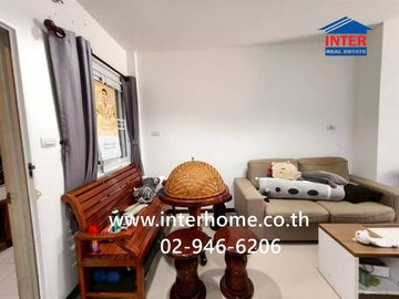 Two-story townhome, 22 sq.wa., Suetrong Cozy Village Phase 3, Kanchanaphisek Road (Rangsit-Nakhon Nayok Road), Thanyaburi, Pathum Thani.