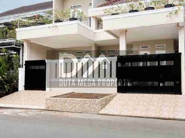 Dijual Cepat Rumah Mewah Secondary Rapi Terawat di Cluster Boulevard Graha Raya
