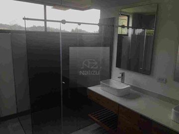 Casa campestre en Urbanización cerrada El Carmen de Viboral vía Rionegro