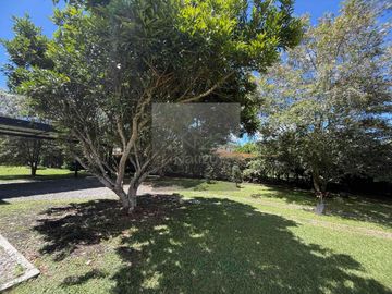 Casa campestre en Urbanización cerrada El Carmen de Viboral vía Rionegro