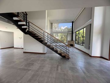 Casa campestre en Urbanización cerrada El Carmen de Viboral vía Rionegro
