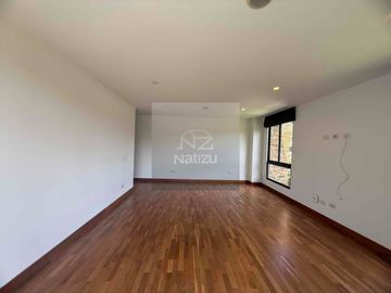Casa campestre en Urbanización cerrada El Carmen de Viboral vía Rionegro