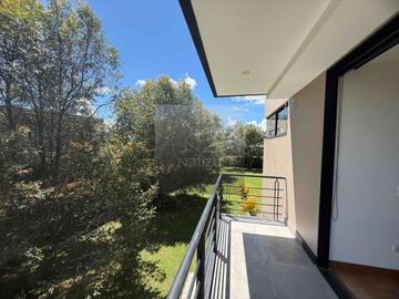 Casa campestre en Urbanización cerrada El Carmen de Viboral vía Rionegro