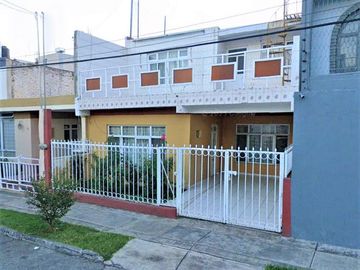 CASA EN VENTA EN LA LUNETA, ZAMORA DE HIDALGO, MICHOACAN.