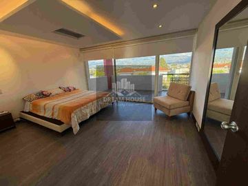 Casa en Venta en el Sector La Viña, Cumbayá Quito