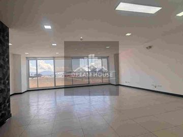 Oficina en Renta Edificio Metropolitan, Sector La Carolina, Iñaquito, Quito