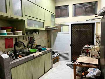 RUMAH DIJUAL BUMI MALAKA ASRI DUREN SAWIT JAKARTA TIMUR — 3,5 LANTAI, LT 135 M², 5+1 KT, SHM