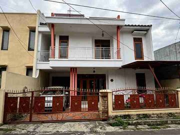RUMAH DIJUAL BUMI MALAKA ASRI DUREN SAWIT JAKARTA TIMUR — 3,5 LANTAI, LT 135 M², 5+1 KT, SHM