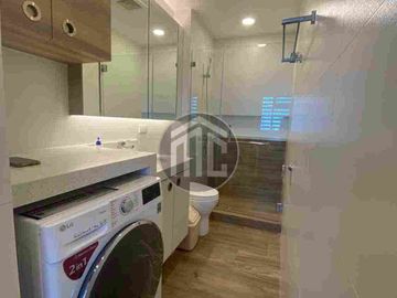 Fifth Avenue Place BGC - Interior Decorated 1 Bedroom unit