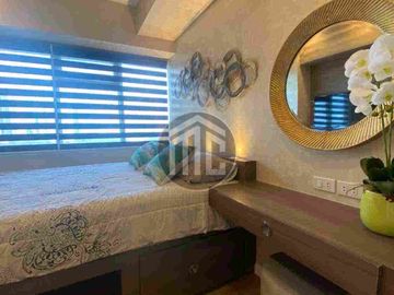 Fifth Avenue Place BGC - Interior Decorated 1 Bedroom unit