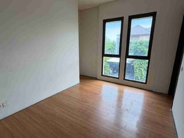 JUAL CEPAT BU Cluster Precia The Eminent BSD Rumah 2 Lantai Siap Huni SHM 2 M