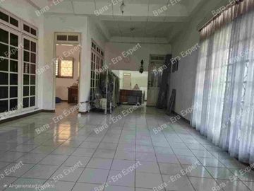 Jual rumah besar harga murah di Rawamangun. Cocok untuk rumah, kost maupun kantor. Harga nego sampai jadi!!!
