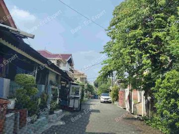 Jual rumah besar harga murah di Rawamangun. Cocok untuk rumah, kost maupun kantor. Harga nego sampai jadi!!!