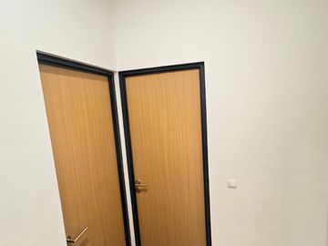 Jual Rumah 2 Lantai Full Furnished di Yuthica BSD Dekat Tol, Mall, dan Stasiun KRL Rawa Buntu