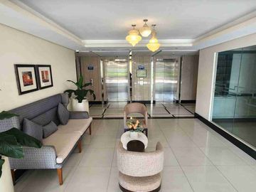For Sale 1 Bedroom unit with balcony and with FREE Parking at Venice Luxury Residences McKinley Hill Fort Bonifacio Taguig