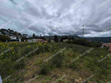 Terreno de venta Challuabamba Cuenca. Vista envidiable fácil acceso a 2 min de la autopista