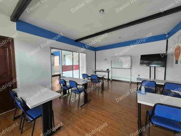 PROPIEDAD EDIFICIO COMERCIAL DE ARRIENDO ALQUILER EN CUENCA AVE. 10 DE AGOSTO