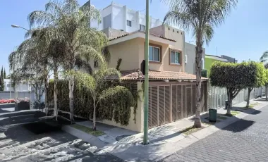CASA EN VALDESPEÑA, ZAPOPAN, JALISCO,