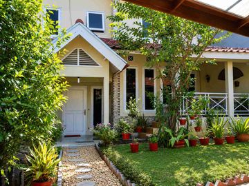 DIJUAL RUMAH GANDENG – PERUMAHAN BOUGENVILLE, JATIBENING