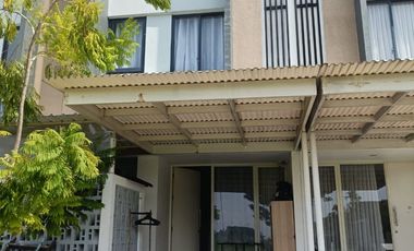 Disewakan Rumah Royal Residence Furnish  Cluster Oakwood Area Wiyung
