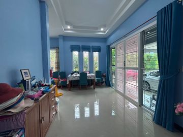Beautiful 3-Bedroom Corner House Near Mae Ramphueng Beach & Central Rayong