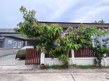 Beautiful 3-Bedroom Corner House Near Mae Ramphueng Beach & Central Rayong