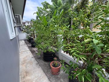 Beautiful 3-Bedroom Corner House Near Mae Ramphueng Beach & Central Rayong