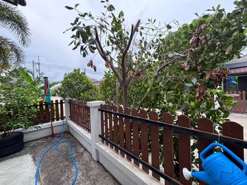 Beautiful 3-Bedroom Corner House Near Mae Ramphueng Beach & Central Rayong