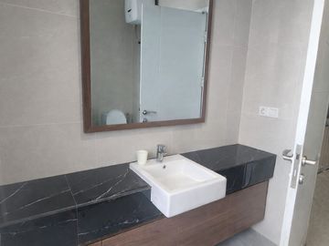 Dijual Rumah Full Furnish Cakep di Riviera Puri Metland
