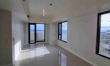 Condo for rent in Mandaue City, Mandani Bay Suites, 3-br facing Mactan