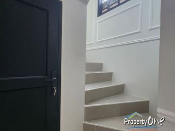 Jual Rumah 2 Lantai di Delatinos BSD Lokasi Strategis Dekat Akses Tol dan Stasiun KRL Rawa Buntu