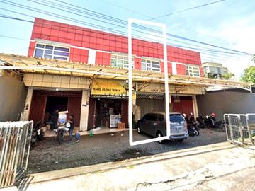 SEWA RUKO 2 LANTAI RAYA SEMAMPIR PADAT PENDUDUK.