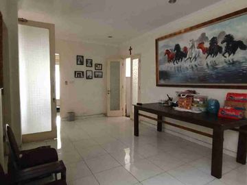 jual rumah 2 lantai siap huni Tenggilis Tengah/Kendangsari semi furnish