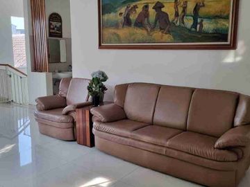 jual rumah 2 lantai siap huni Tenggilis Tengah/Kendangsari semi furnish