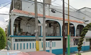 CASA CON LOCAL COMERCIAL EN VENTA CON REMATE BANCARIO EJERCITO DE ORIENTE ZONA PEÑON IZTAPALAPA CDMX