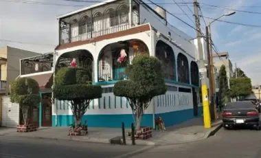 CASA CON LOCAL COMERCIAL EN VENTA CON REMATE BANCARIO EJERCITO DE ORIENTE ZONA PEÑON IZTAPALAPA CDMX