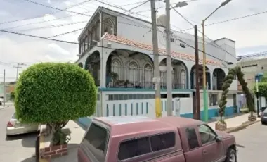 CASA CON LOCAL COMERCIAL EN VENTA CON REMATE BANCARIO EJERCITO DE ORIENTE ZONA PEÑON IZTAPALAPA CDMX