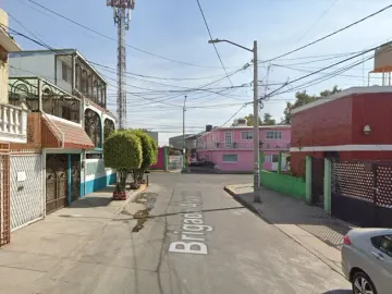 CASA CON LOCAL COMERCIAL EN VENTA CON REMATE BANCARIO EJERCITO DE ORIENTE ZONA PEÑON IZTAPALAPA CDMX