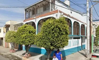 CASA CON LOCAL COMERCIAL EN VENTA CON REMATE BANCARIO EJERCITO DE ORIENTE ZONA PEÑON IZTAPALAPA CDMX